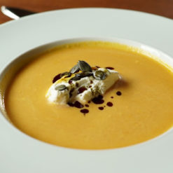 1 l hausgemachte Kürbissuppe